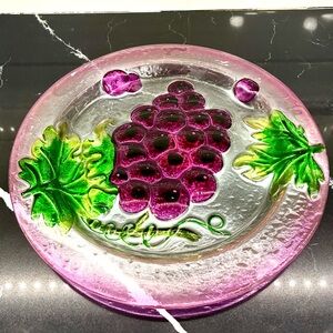 Vibrant Glass Art Plate with Grapes Design